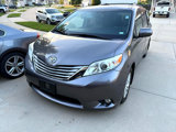 Used 2017 Toyota Sienna XLE Premium image 2