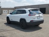 Used 2023 Jeep Cherokee Altitude Lux image 3