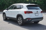 Used 2022 Volkswagen Taos SE image 3