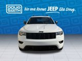 Used 2019 Jeep Grand Cherokee Laredo image 3