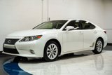 Used 2015 Lexus ES 300h w/ Navigation System Package image 4
