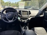 Used 2017 Jeep Cherokee Latitude w/ Safety/Convenience Group image 5