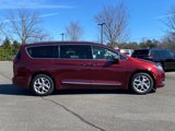 Used 2020 Chrysler Pacifica Limited image 3