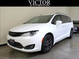 Used 2018 Chrysler Pacifica Touring-L Plus image 4