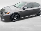 Used 2018 Toyota Camry SE w/ Moonroof Package image 2