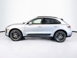 Certified 2024 Porsche Macan image 2