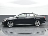 Used 2018 Volkswagen Passat 2.0T R-Line image 3