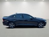 Used 2019 Volvo S60 T6 R-Design image 4