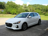 Used 2020 Hyundai Elantra GT image 3