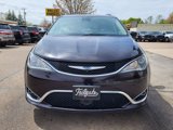 Used 2018 Chrysler Pacifica Touring-L w/ Advanced Safetytec Group image 3