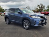 Used 2017 Toyota Highlander XLE image 2