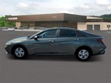 New 2025 Hyundai Elantra SE image 3