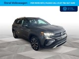 Certified 2022 Volkswagen Taos SE w/ Panoramic Sunroof Package image 2