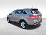 Used 2017 Kia Sorento LX image 4