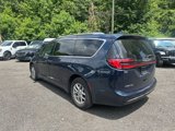 Used 2021 Chrysler Pacifica Touring-L image 4