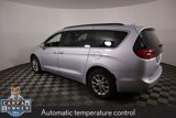 Used 2022 Chrysler Pacifica Touring-L image 4