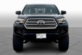 Used 2016 Toyota Tacoma TRD Off-Road image 3