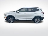 Used 2021 Kia Seltos SX w/ SX Sunroof Package image 2
