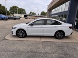 Used 2024 Volkswagen Jetta Sport image 6