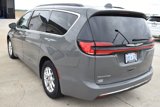 Used 2022 Chrysler Pacifica Touring-L image 5