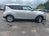 Used 2021 Kia Soul S image 2
