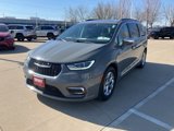 Certified 2022 Chrysler Pacifica Limited image 3