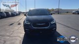 Used 2022 Chrysler Pacifica Touring-L w/ Uconnect Theater Family Group image 3