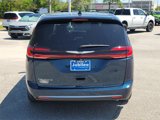 New 2025 Chrysler Pacifica Select image 3