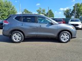Used 2014 Nissan Rogue SV image 2
