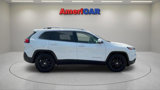 Used 2017 Jeep Cherokee Latitude w/ Comfort/Convenience Group image 4