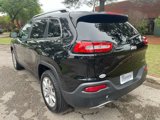 Used 2017 Jeep Cherokee Limited image 3