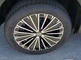 New 2025 Volkswagen Taos SE image 5