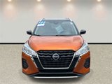 Used 2022 Nissan Kicks SV image 2