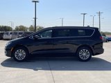 New 2025 Chrysler Pacifica Select image 4