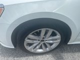 Used 2018 Volkswagen Passat 2.0T SE image 2
