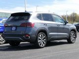Used 2022 Volkswagen Taos SE image 3