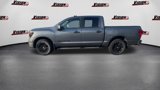 Used 2018 Nissan Titan SV image 2