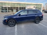 Certified 2022 Volkswagen Tiguan SE w/ Panoramic Sunroof Package image 4