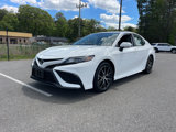 Used 2023 Toyota Camry SE image 2