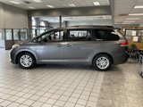 Used 2014 Toyota Sienna L image 4