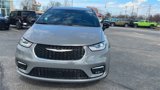 New 2025 Chrysler Pacifica Select image 2