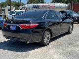 Used 2017 Toyota Camry SE image 3
