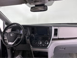 Used 2018 Toyota Sienna XLE image 4