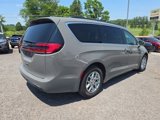 Used 2022 Chrysler Pacifica Touring-L image 4