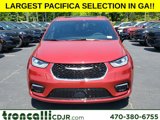 New 2025 Chrysler Pacifica Select image 2