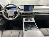 Used 2020 Lincoln Aviator Reserve w/ Equipment Group 202A image 4
