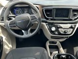 Used 2018 Chrysler Pacifica Touring Plus image 2
