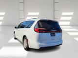 Used 2022 Chrysler Pacifica Touring-L image 5