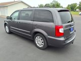 Used 2016 Chrysler Town & Country Touring image 3