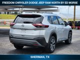 Used 2023 Nissan Rogue SV image 4